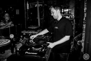 <a href="https://www.facebook.com/thegreysuk/" target="_blank">The Greys</a> @ Basstrace 042